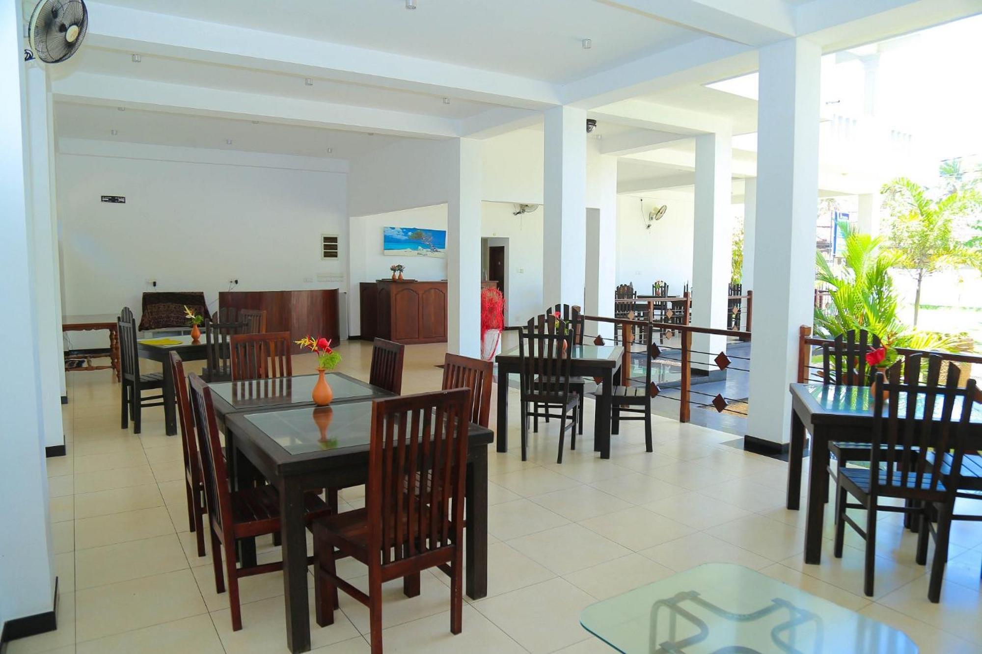 Aurora Hotel Хиккадува Экстерьер фото