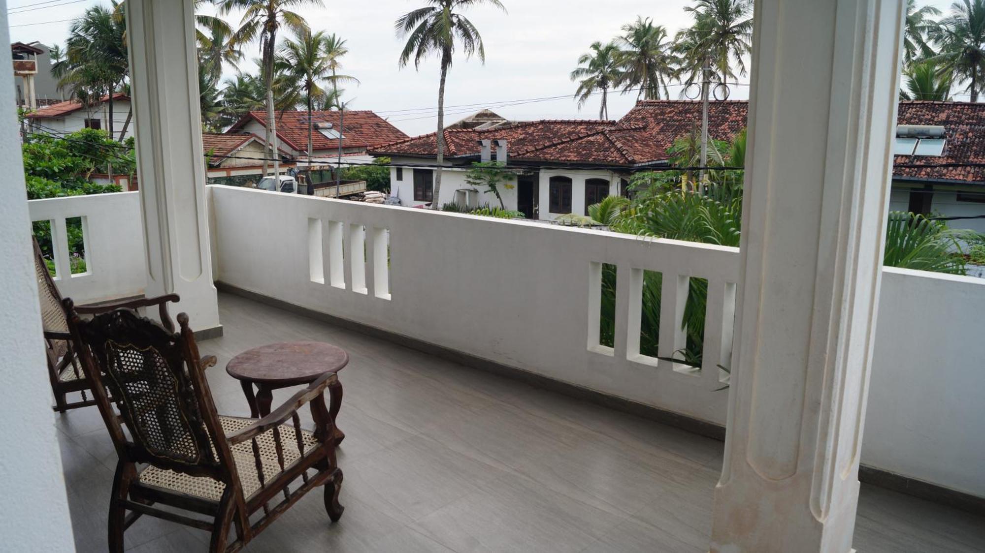 Aurora Hotel Хиккадува Экстерьер фото