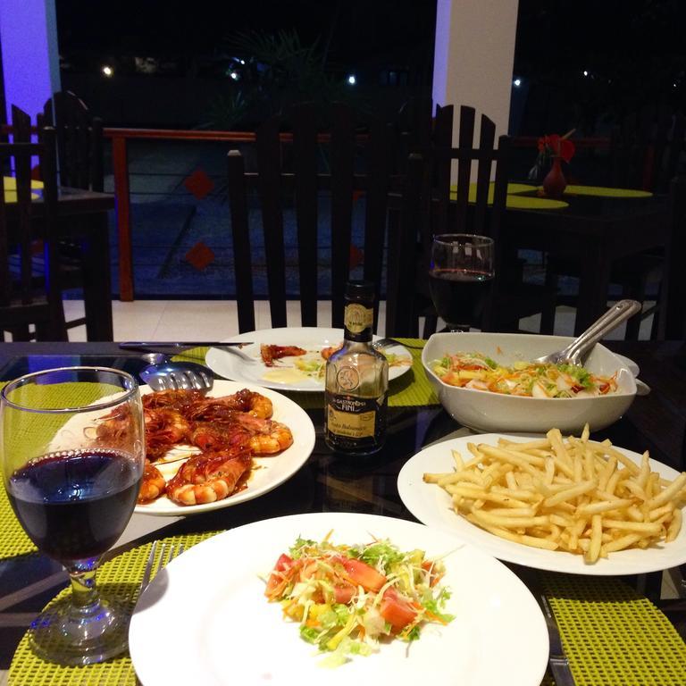 Aurora Hotel Хиккадува Экстерьер фото
