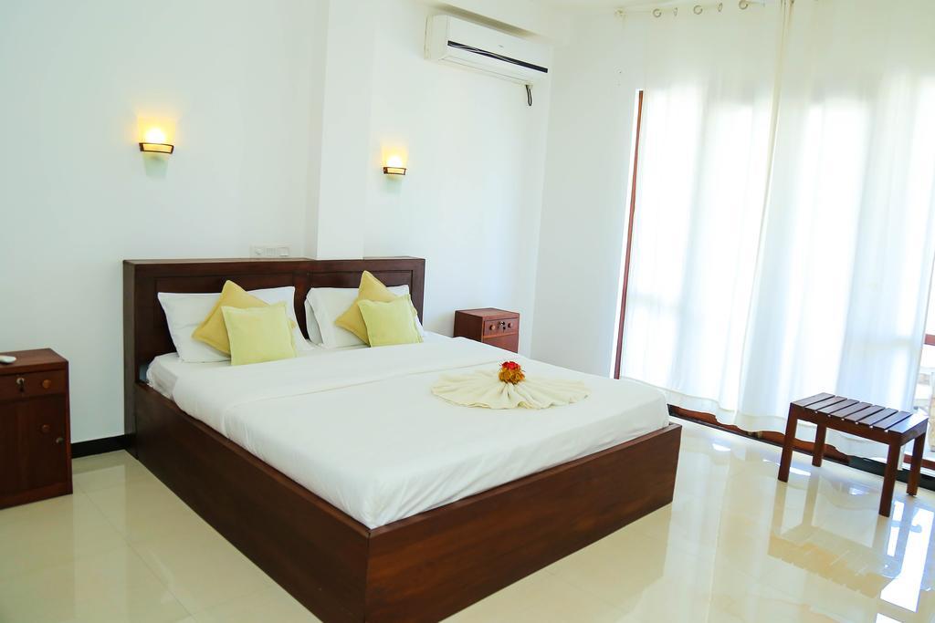 Aurora Hotel Хиккадува Экстерьер фото