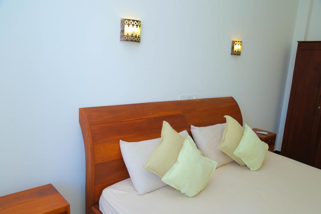 Aurora Hotel Хиккадува Экстерьер фото