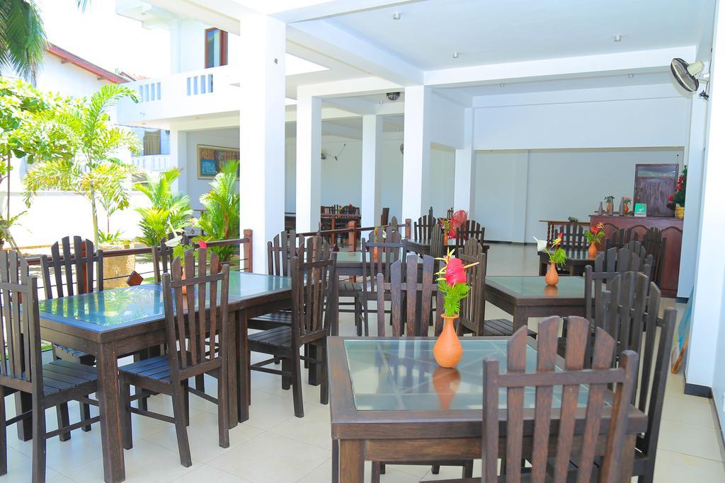 Aurora Hotel Хиккадува Экстерьер фото