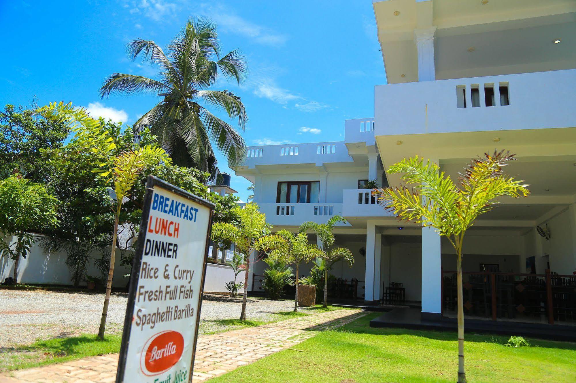 Aurora Hotel Хиккадува Экстерьер фото