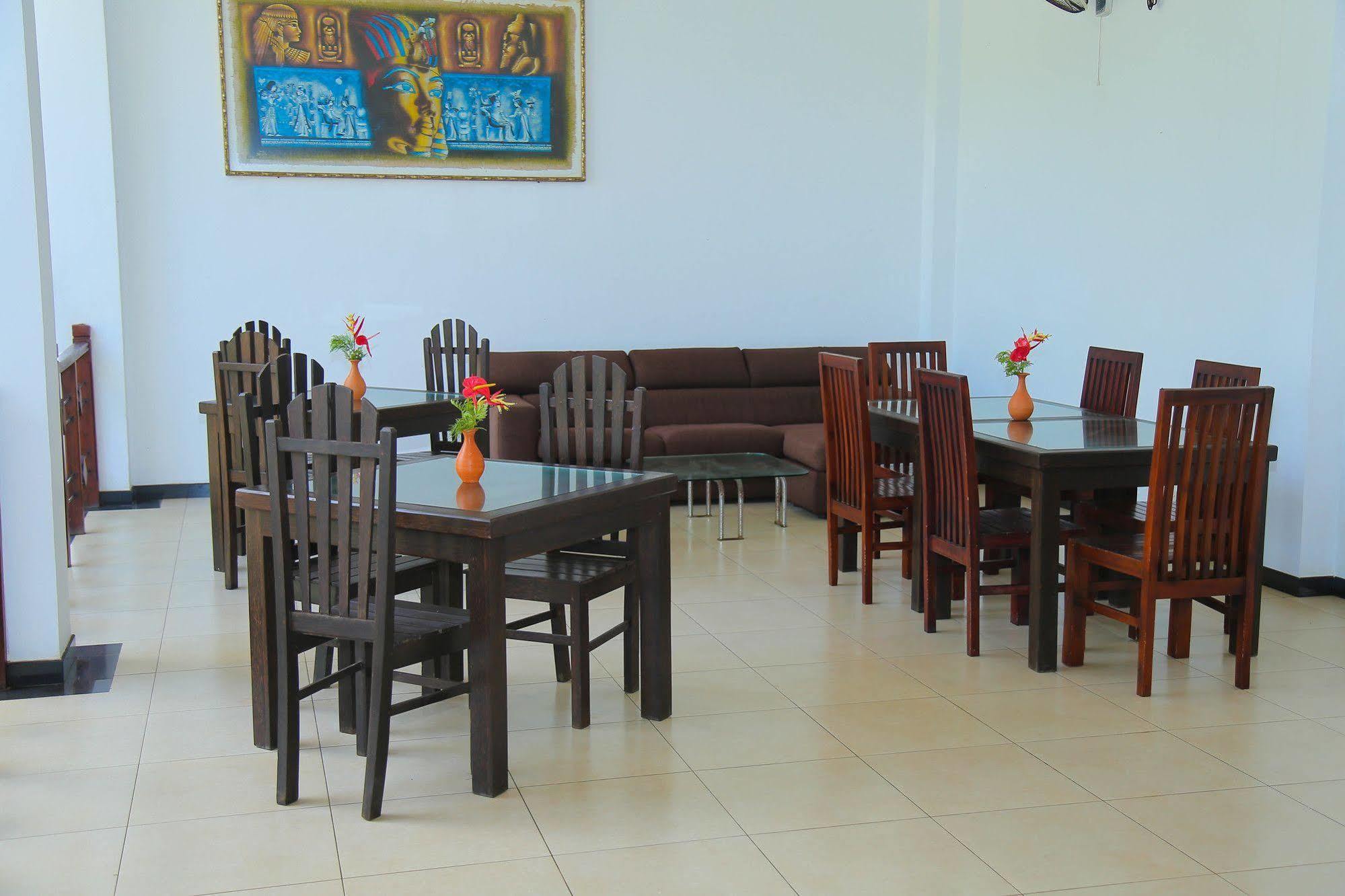 Aurora Hotel Хиккадува Экстерьер фото