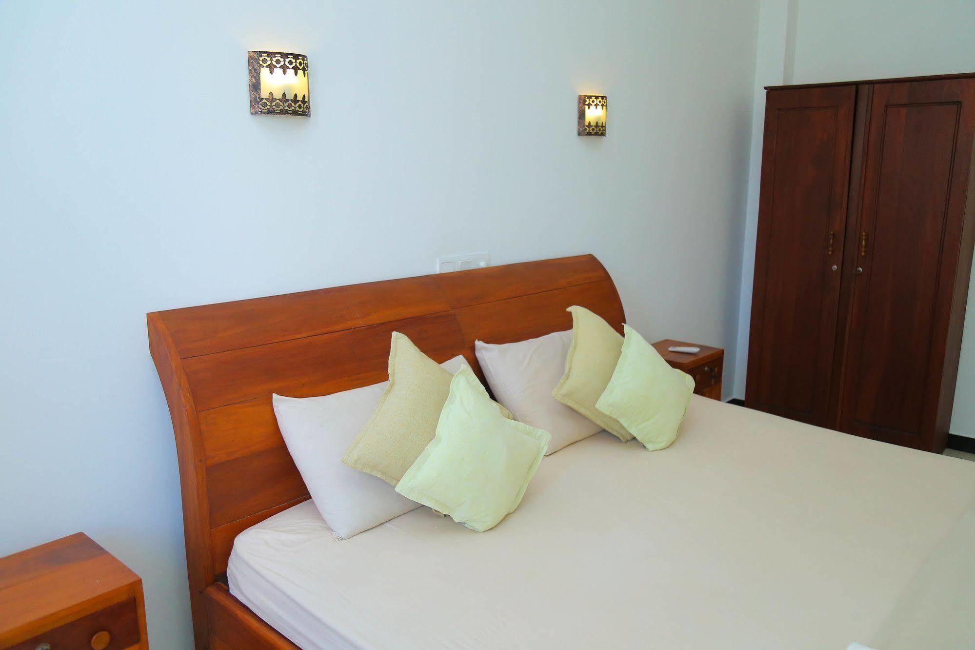Aurora Hotel Хиккадува Экстерьер фото