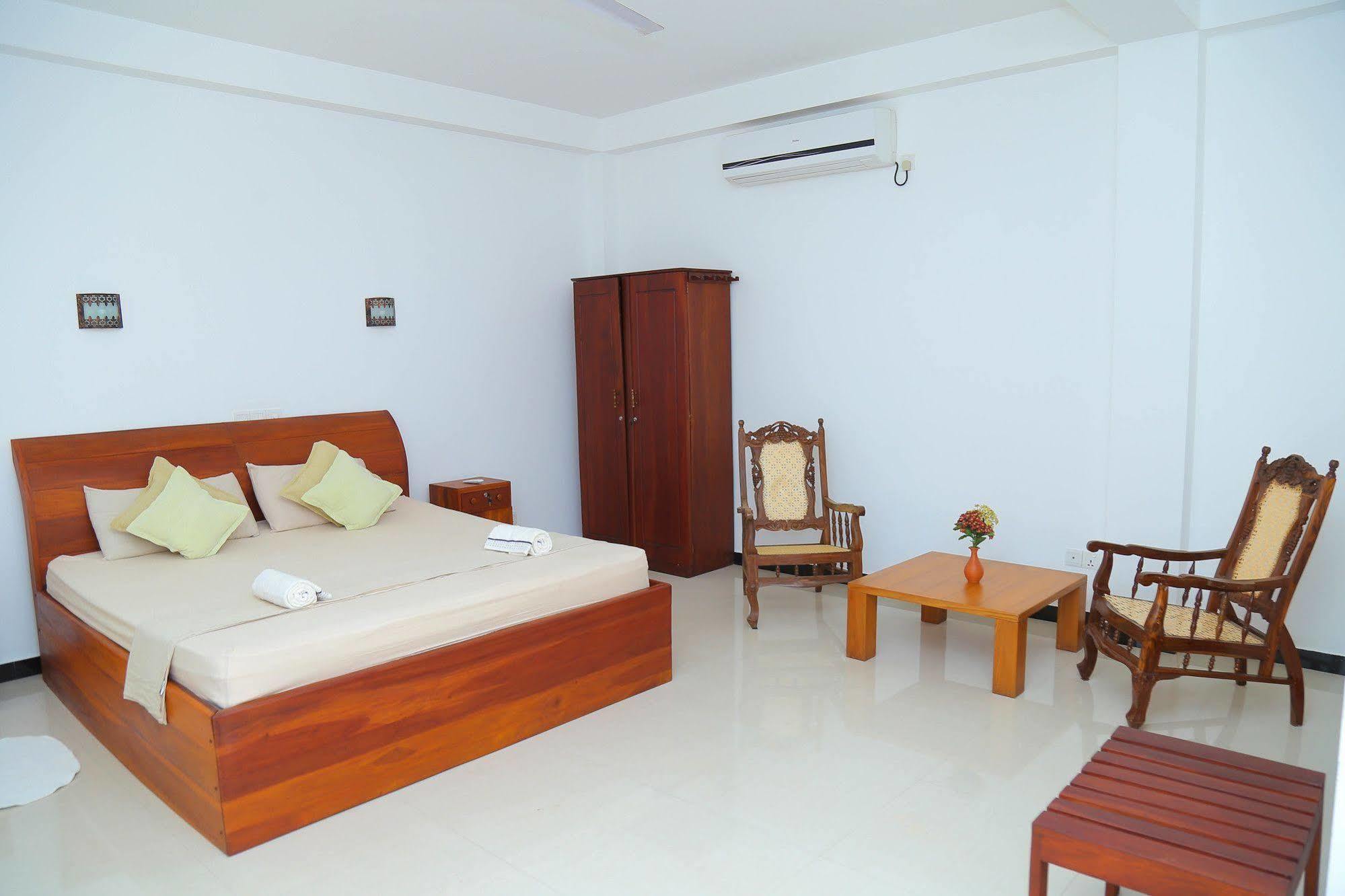 Aurora Hotel Хиккадува Экстерьер фото