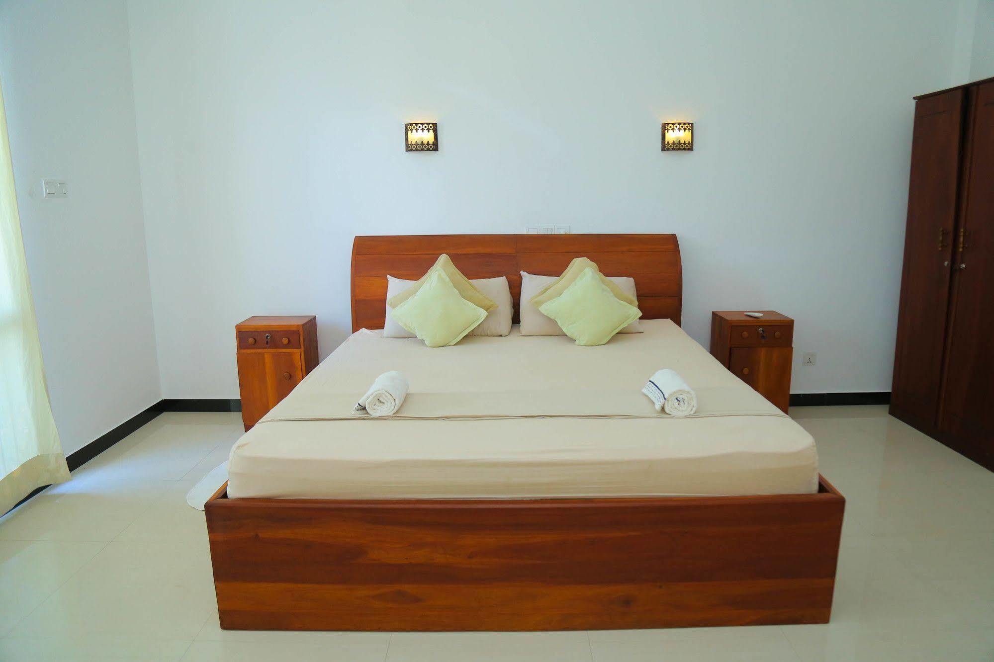 Aurora Hotel Хиккадува Экстерьер фото