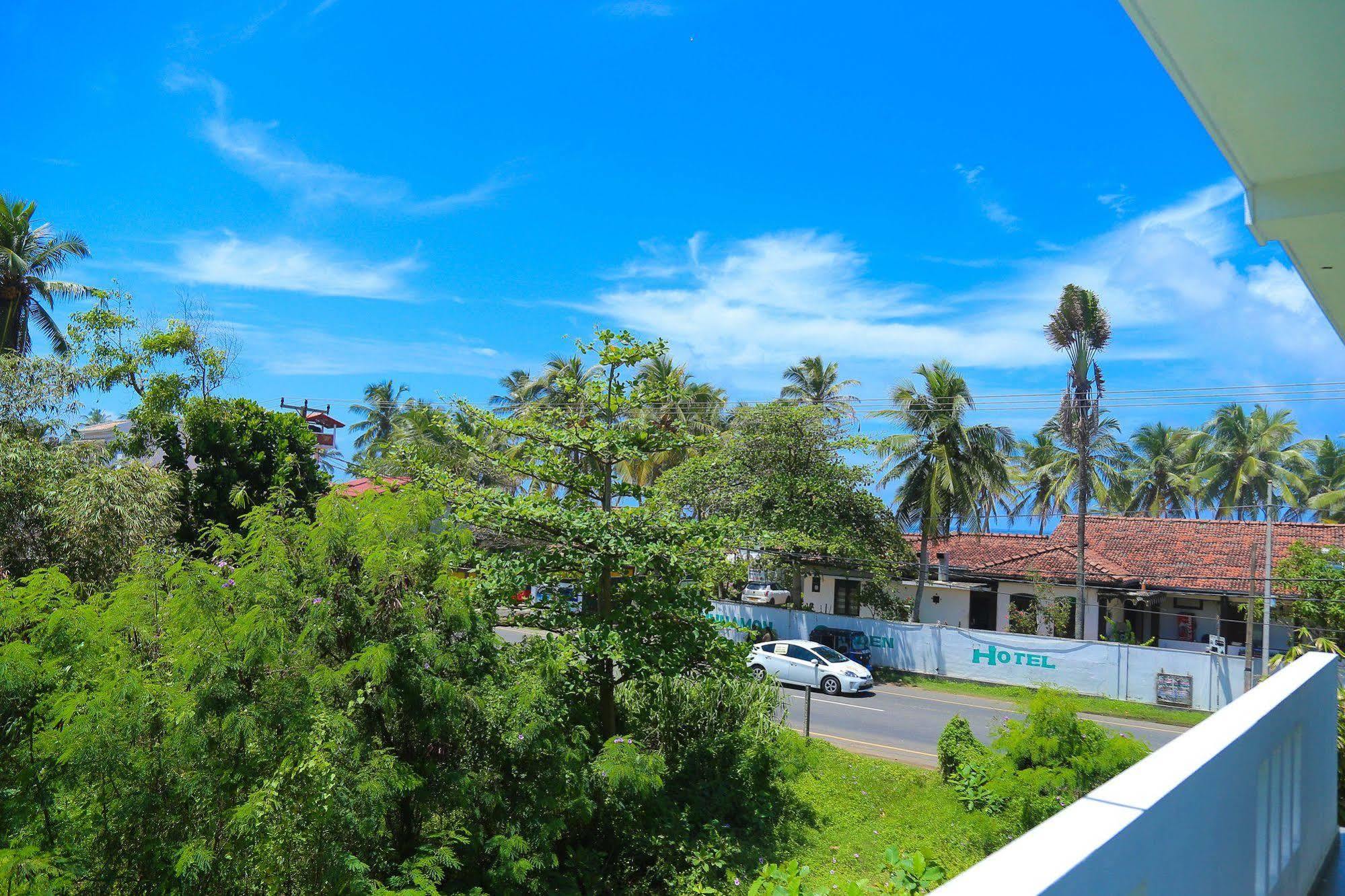 Aurora Hotel Хиккадува Экстерьер фото